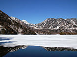 凍結湯ノ湖（冬）の画像